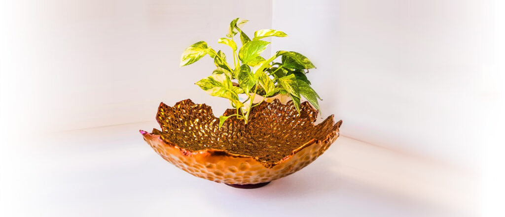 Handmade lustreware bowl with blue–gold gradient glaze – Terralux by Hircan