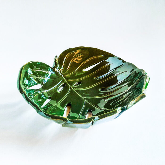 نمای نزدیک از فرم برگ انجیری و بافت دست‌ساز Filodish Green 002